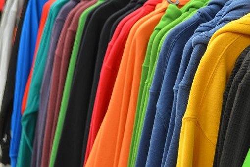 sweatshirts-428607__340
